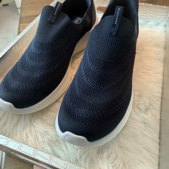 Woman's Skechers Hands Free Swift Fit Memory Foam Sneakers Sz 10 - Picture 2 of 8